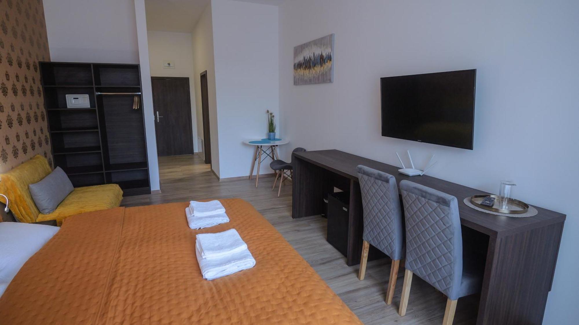 Premium City Centre Bedrooms Πρέσοβ Εξωτερικό φωτογραφία